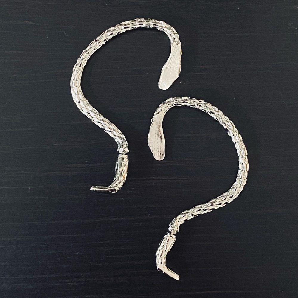 Pair of Silver Tone Snake Ear Cuffs Earrings NWT - Picture 8 of 14